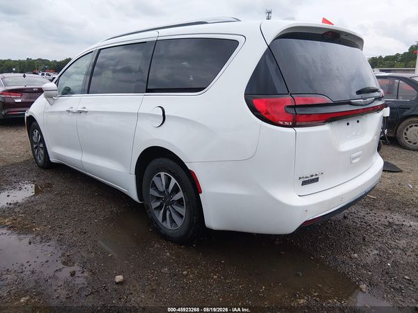 2021 CHRYSLER PACIFICA TOURING L — I3