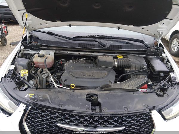 2021 CHRYSLER PACIFICA TOURING L — I10