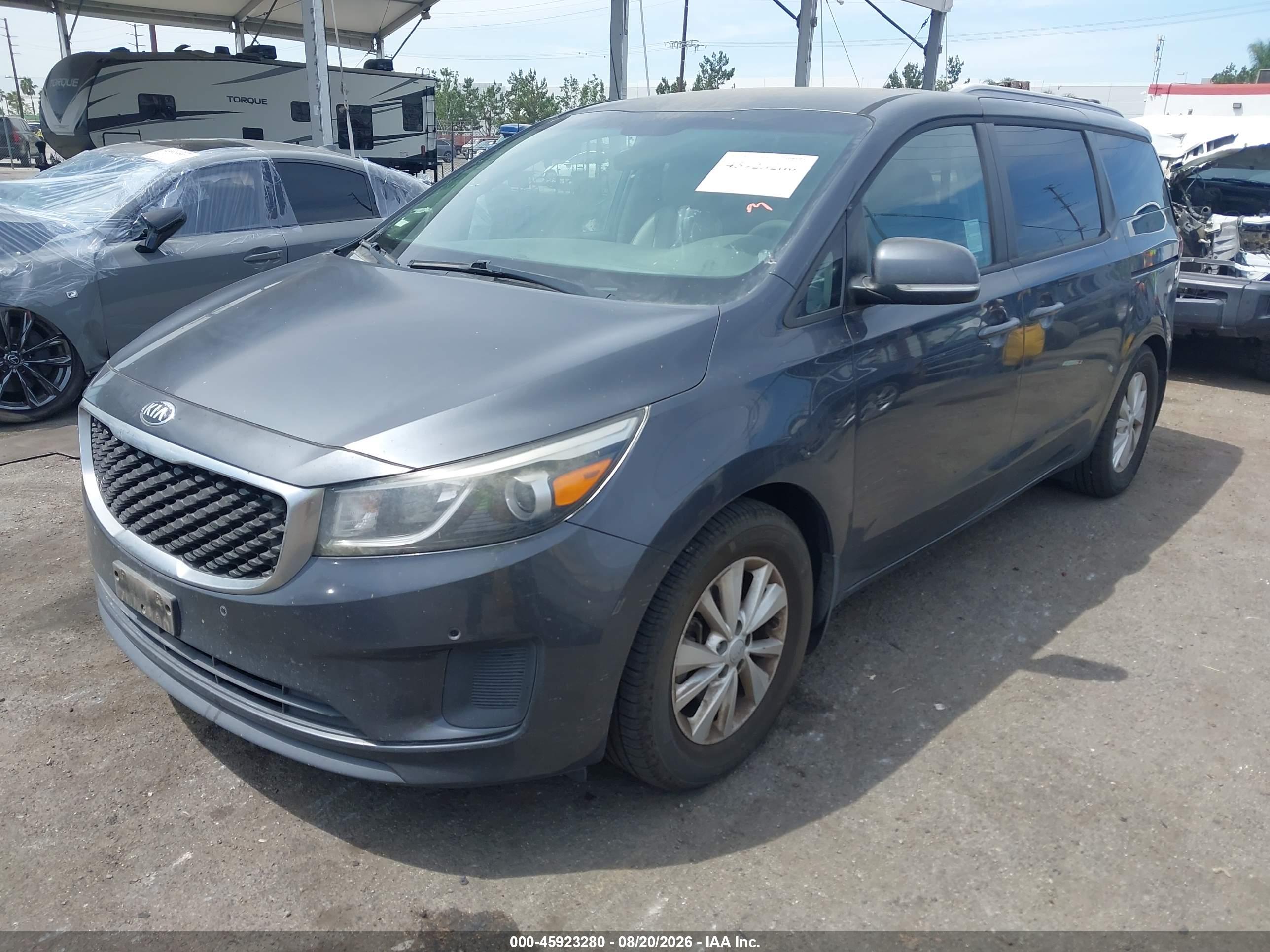 2017 KIA SEDONA LX — I2