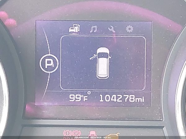 2017 KIA SEDONA LX — I118