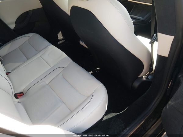 2022 TESLA MODEL S — I8