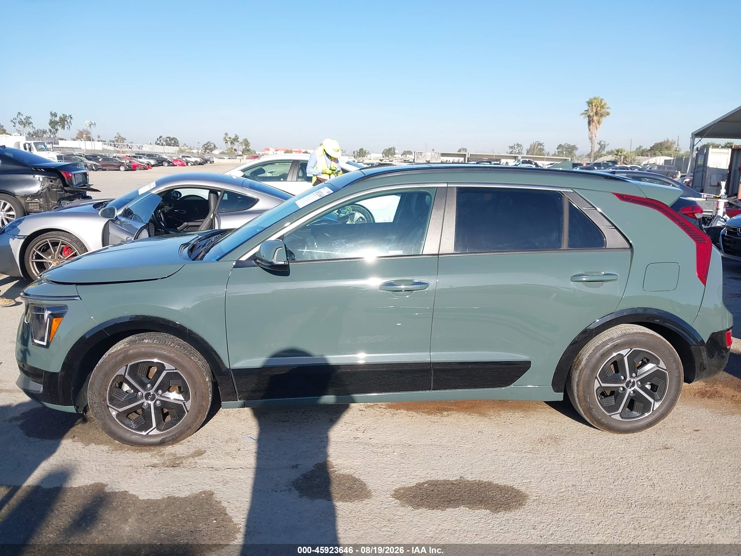 2023 KIA NIRO SX
