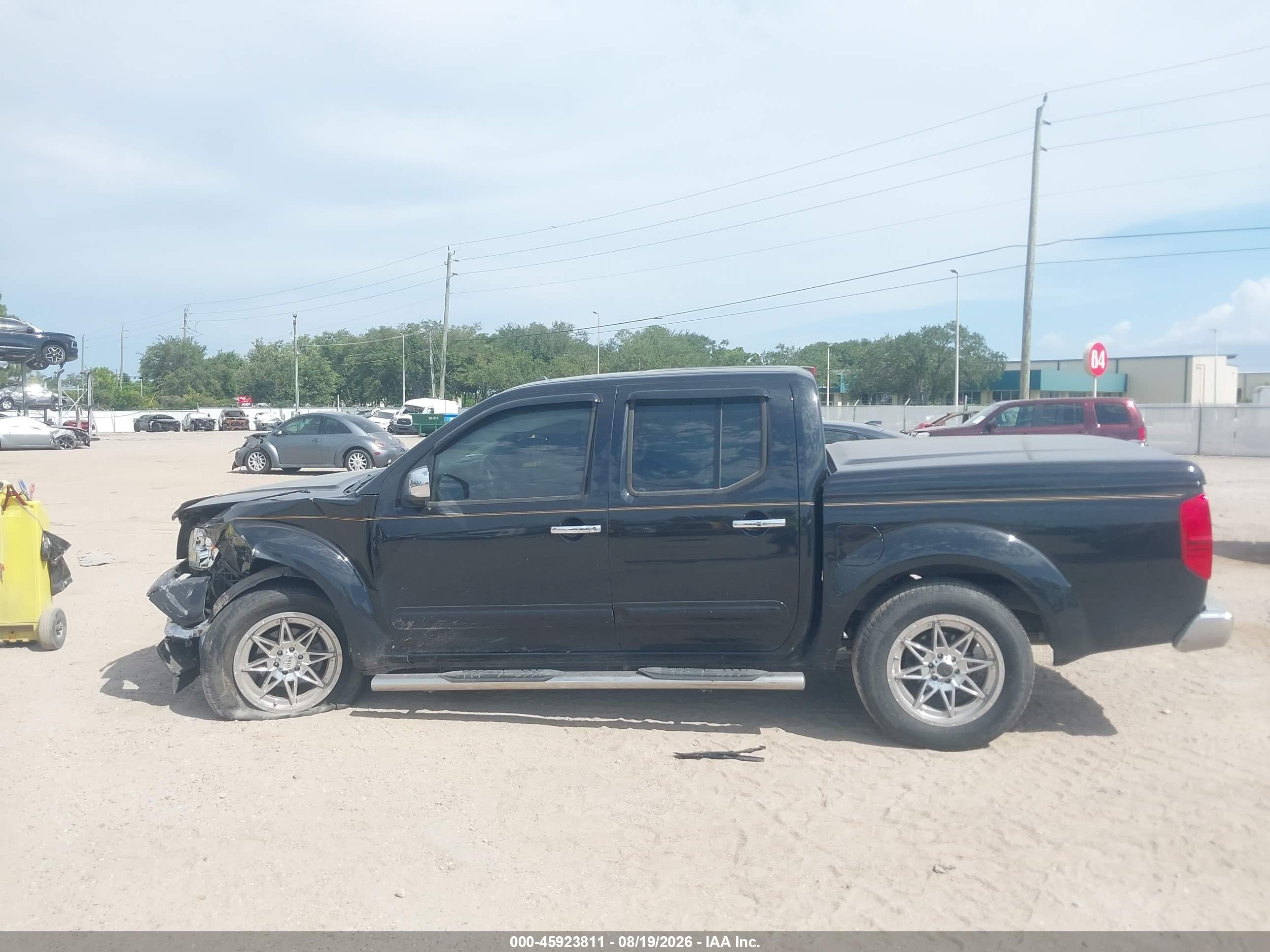 2019 NISSAN FRONTIER SL