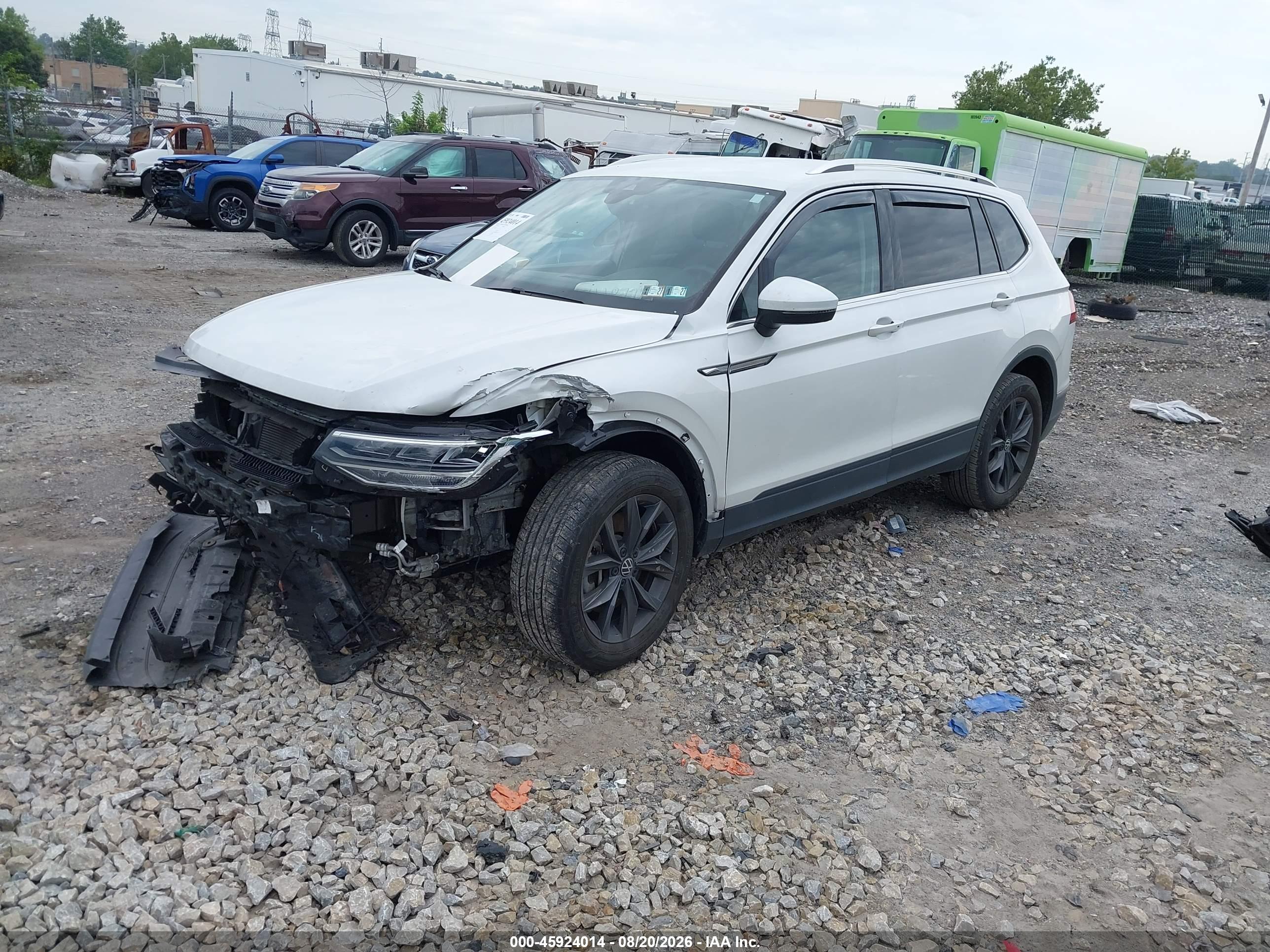 2023 VOLKSWAGEN TIGUAN 2.0T SE — I2