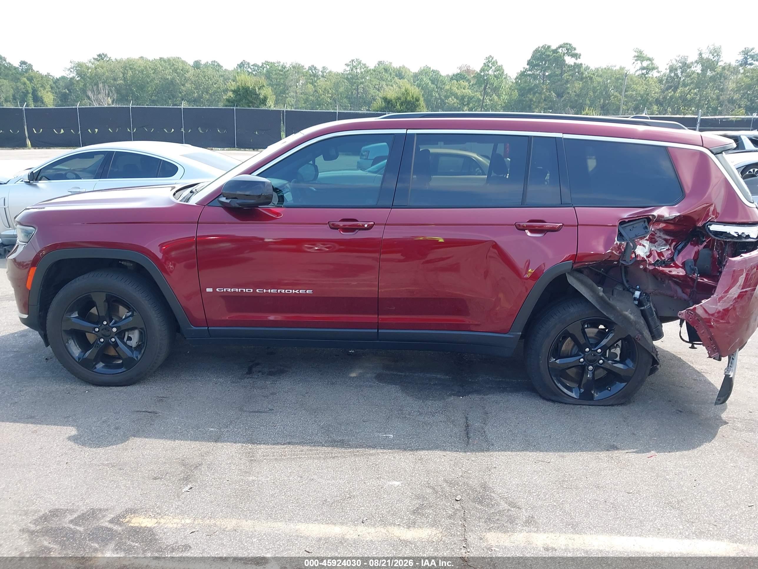 2024 JEEP GRAND CHEROKEE L LAREDO 4X2