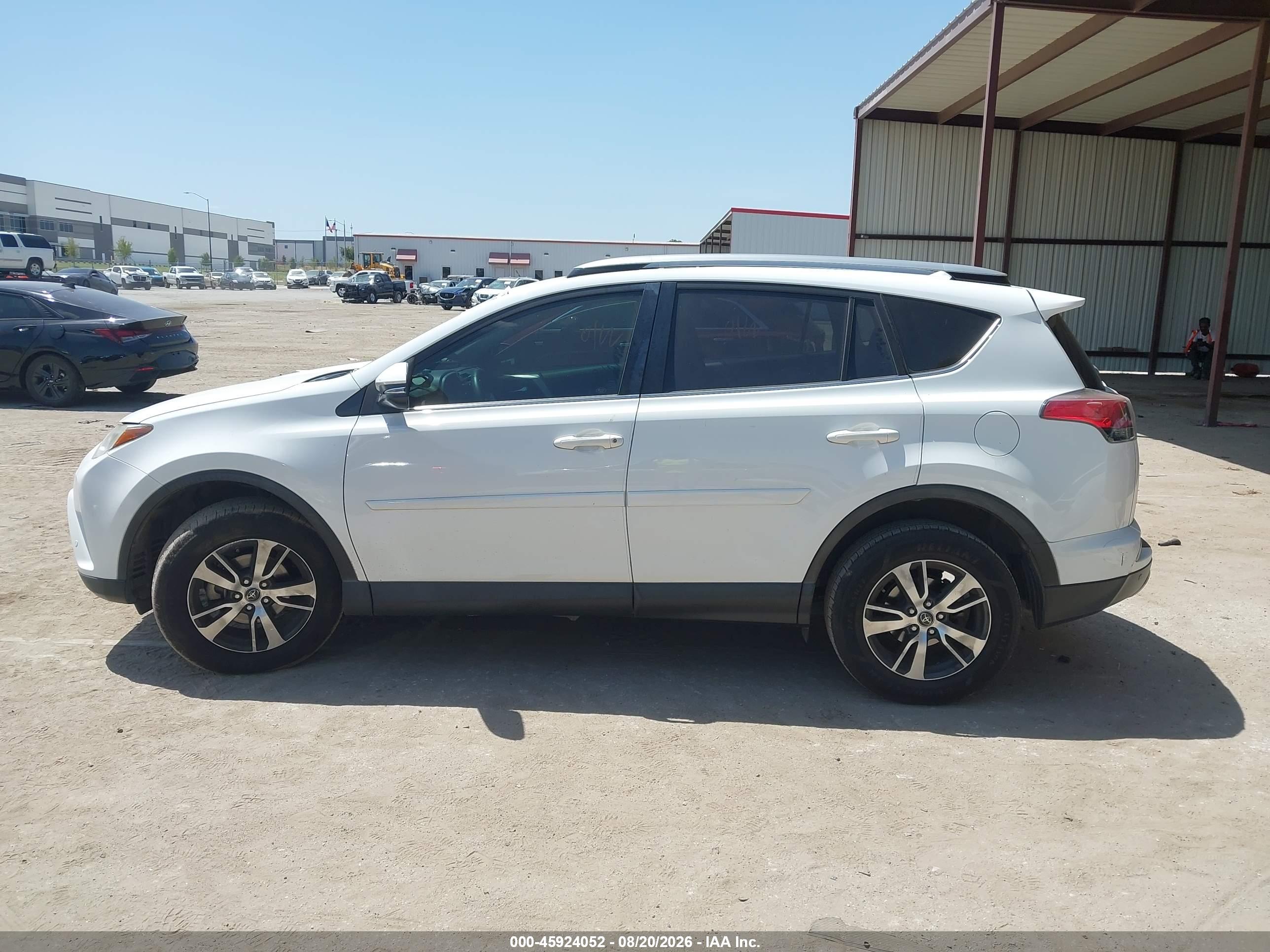2018 TOYOTA RAV4 XLE