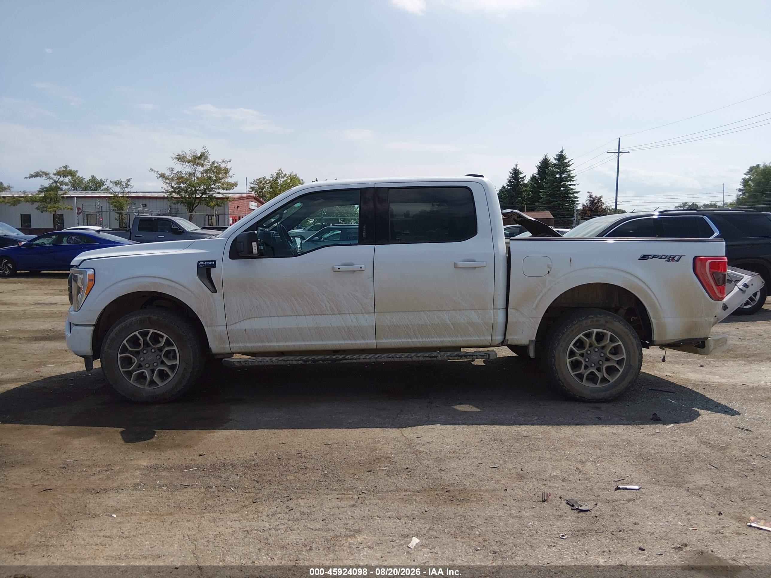 2023 FORD F-150 XLT