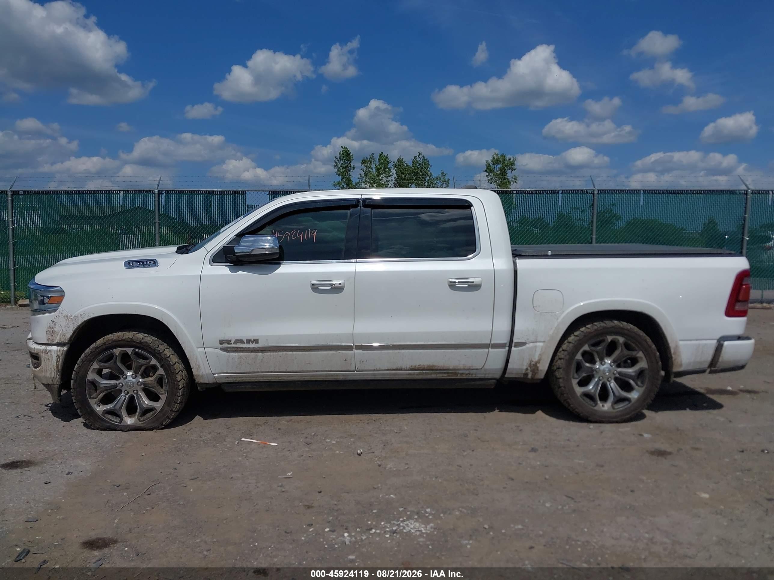2019 RAM 1500 LIMITED  4X4 5'7 BOX