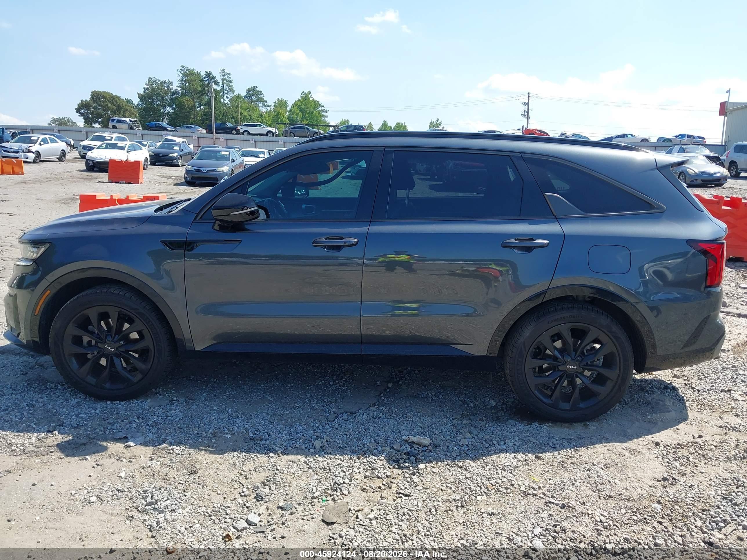 2022 KIA SORENTO SX