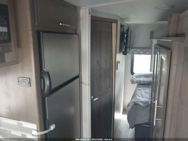 2019 MERCEDES-BENZ SPRINTER 4500 STANDARD ROOF V6