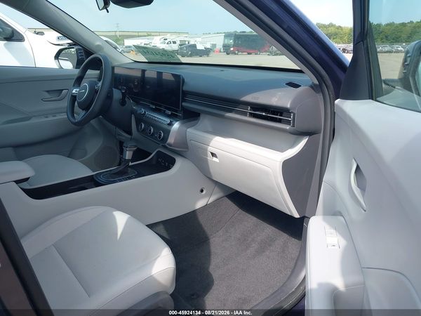 2024 HYUNDAI KONA SE