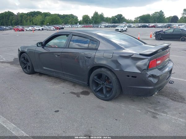 2014 DODGE CHARGER SE — I3