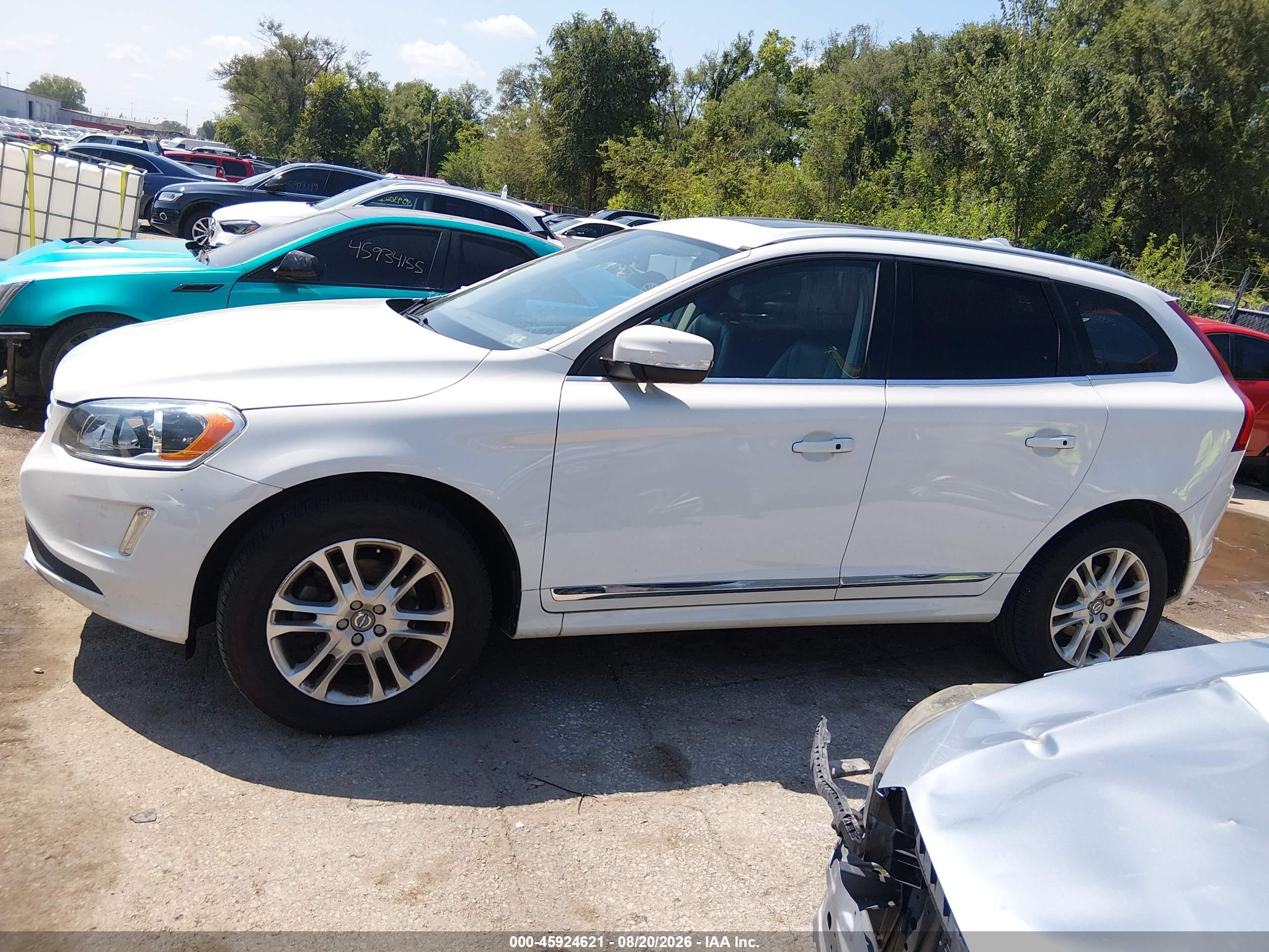 2016 VOLVO XC60 T5 PREMIER