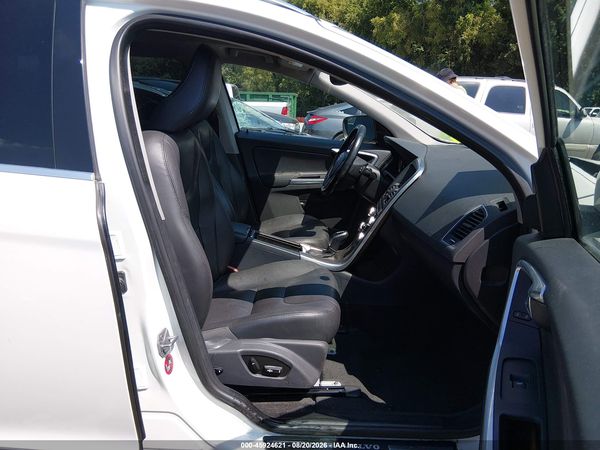 2016 VOLVO XC60 T5 PREMIER