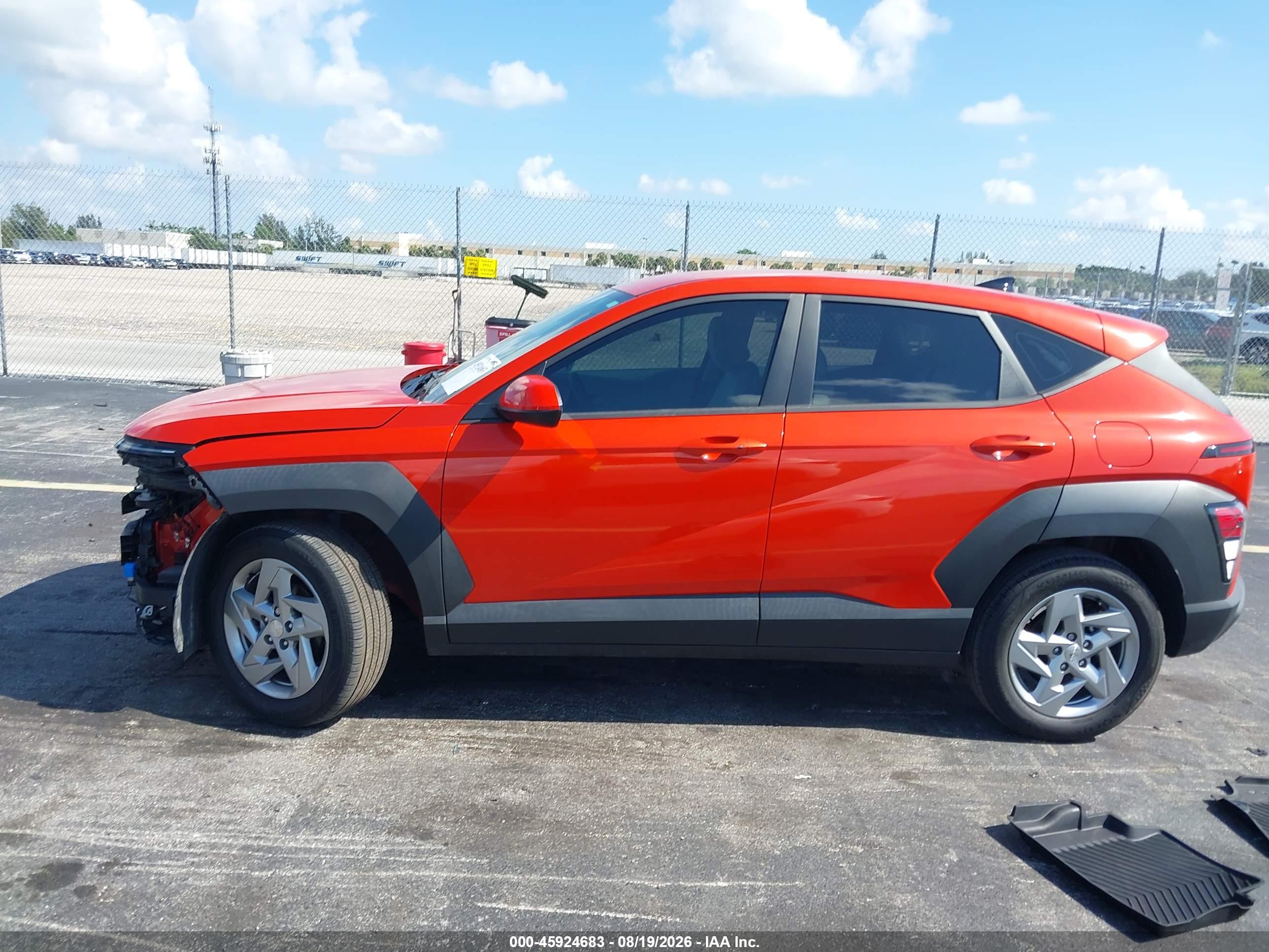 2025 HYUNDAI KONA SE
