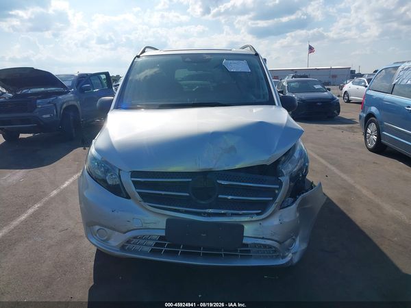2018 MERCEDES-BENZ METRIS