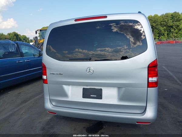 2018 MERCEDES-BENZ METRIS