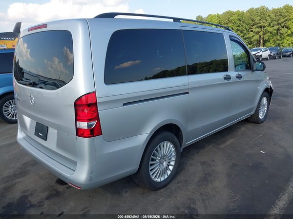 2018 MERCEDES-BENZ METRIS