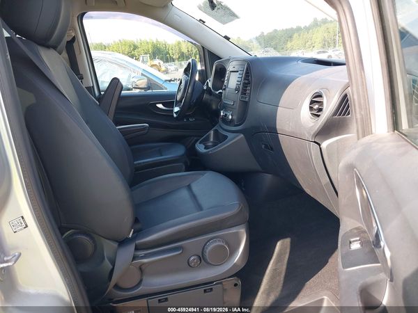 2018 MERCEDES-BENZ METRIS