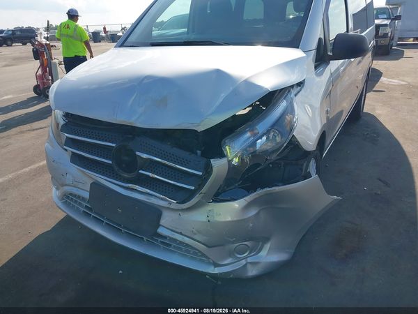 2018 MERCEDES-BENZ METRIS