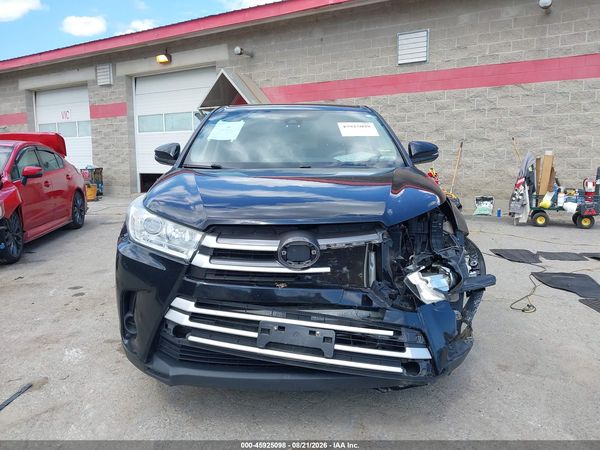2018 TOYOTA HIGHLANDER LE