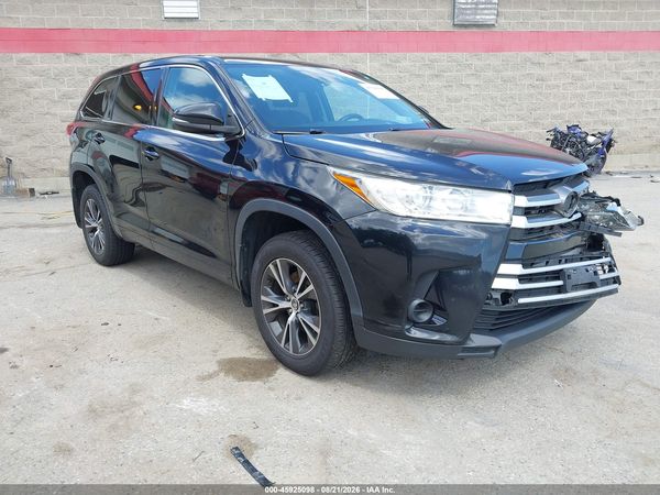 2018 TOYOTA HIGHLANDER LE