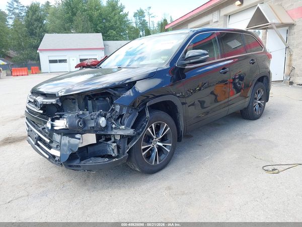 2018 TOYOTA HIGHLANDER LE