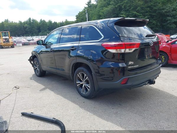 2018 TOYOTA HIGHLANDER LE