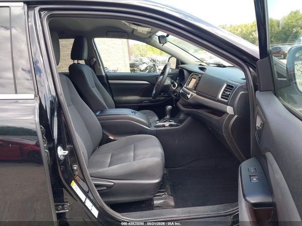 2018 TOYOTA HIGHLANDER LE