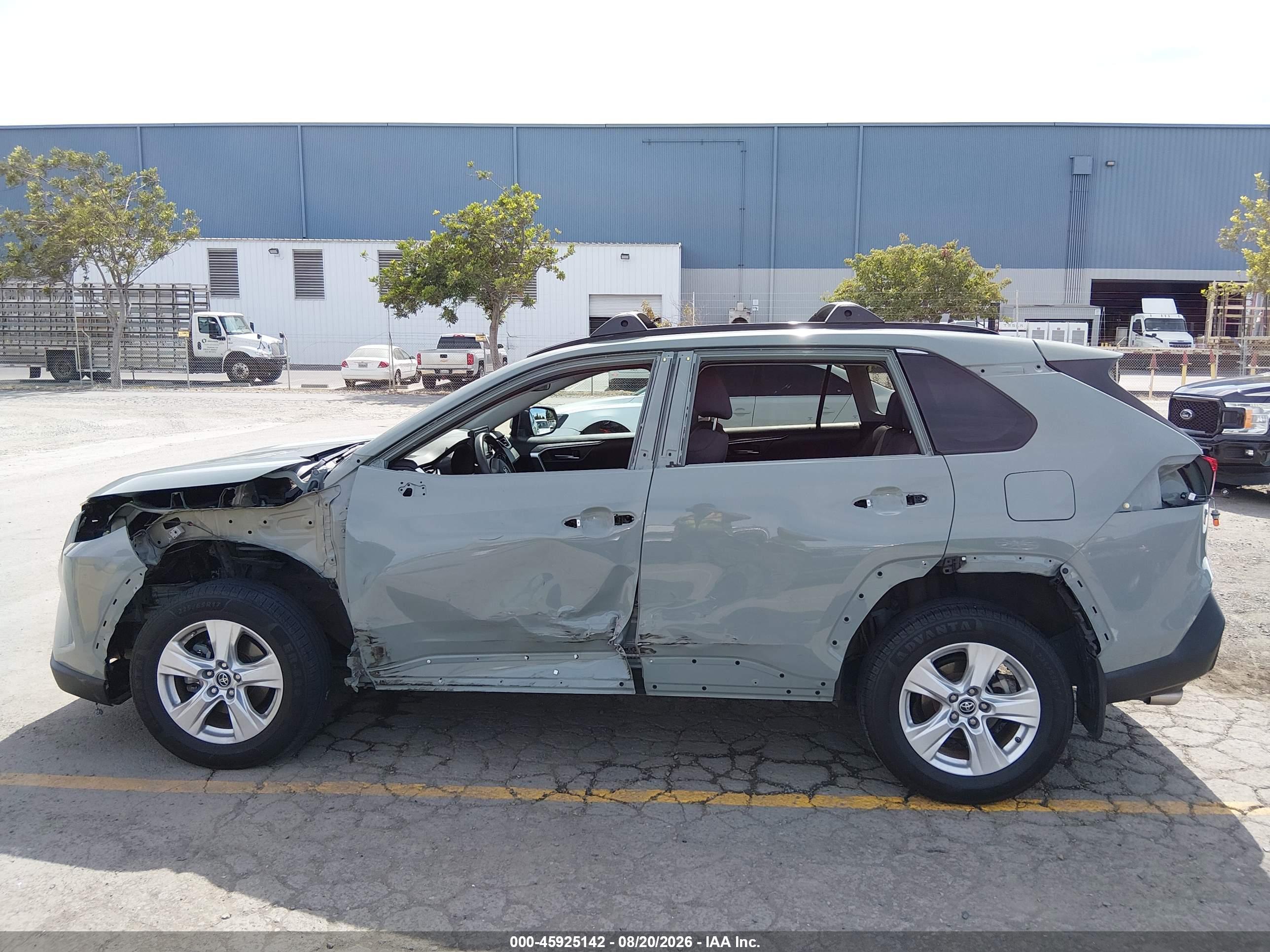 2019 TOYOTA RAV4 XLE