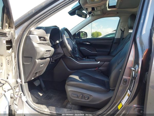 2020 TOYOTA HIGHLANDER HYBRID XLE