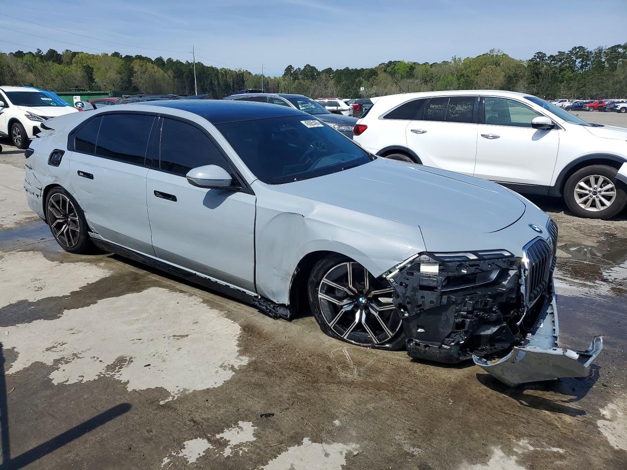 2023 BMW 740