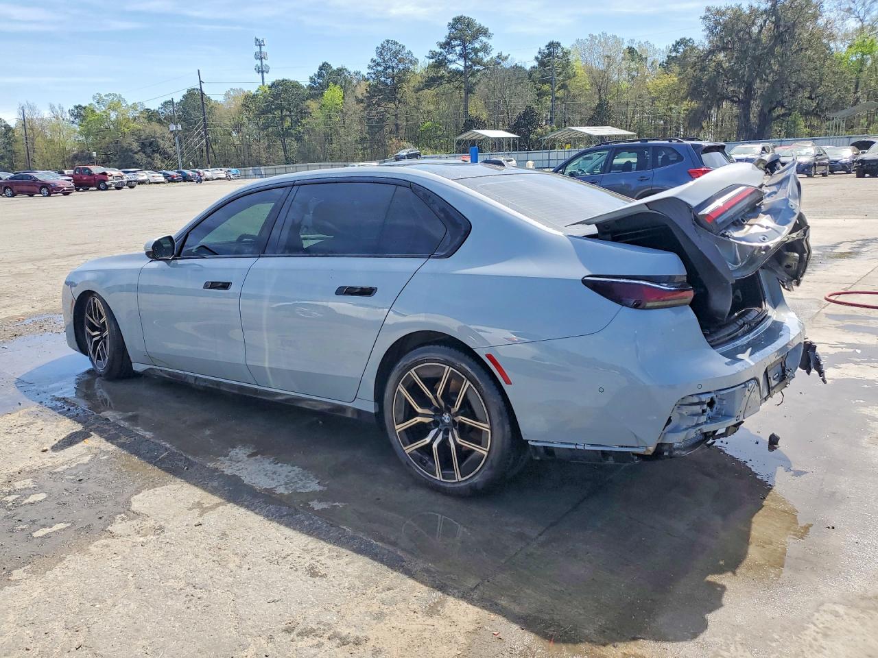 2023 BMW 740