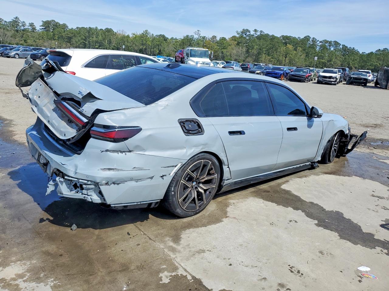 2023 BMW 740