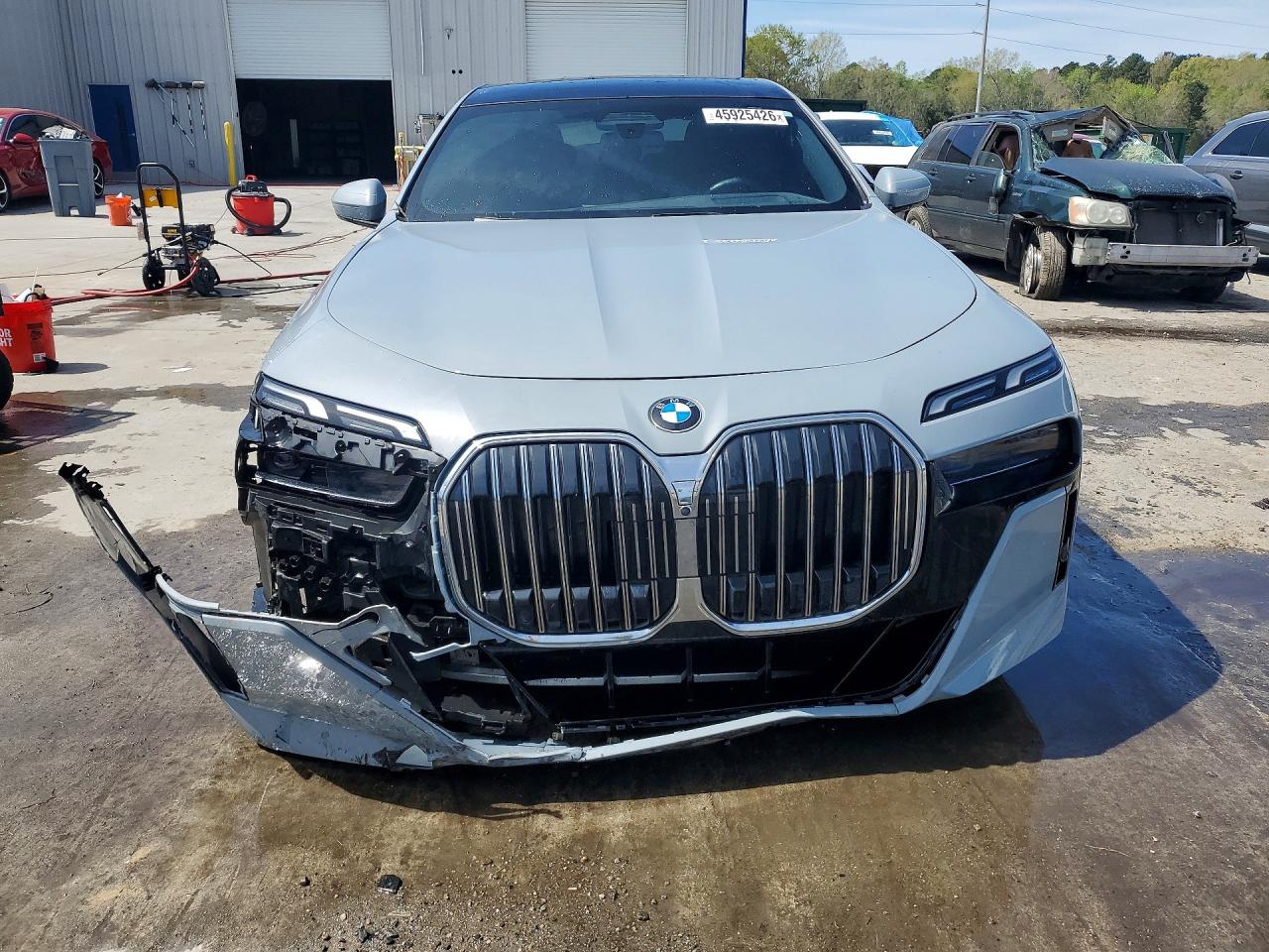 2023 BMW 740
