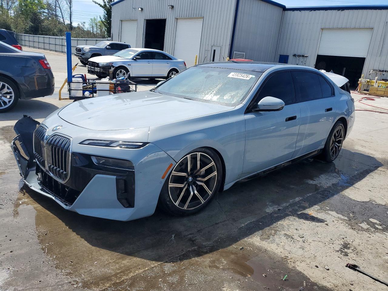 2023 BMW 740