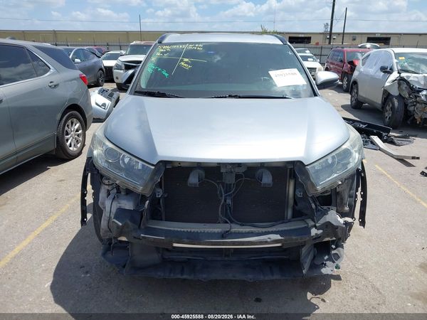 2018 TOYOTA HIGHLANDER SE