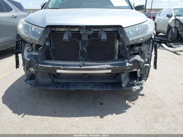 2018 TOYOTA HIGHLANDER SE