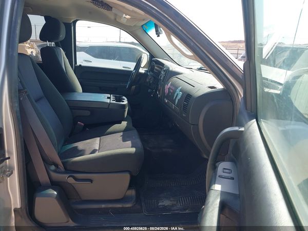 2013 CHEVROLET SILVERADO 1500 LT — I5