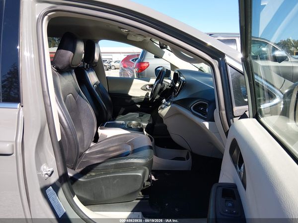 2022 CHRYSLER PACIFICA TOURING L