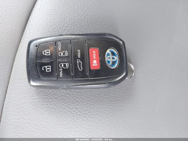 2021 TOYOTA SIENNA XLE