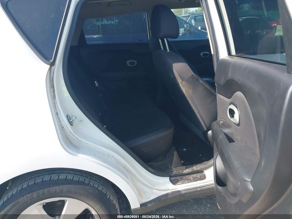 2017 KIA SOUL Base — I8