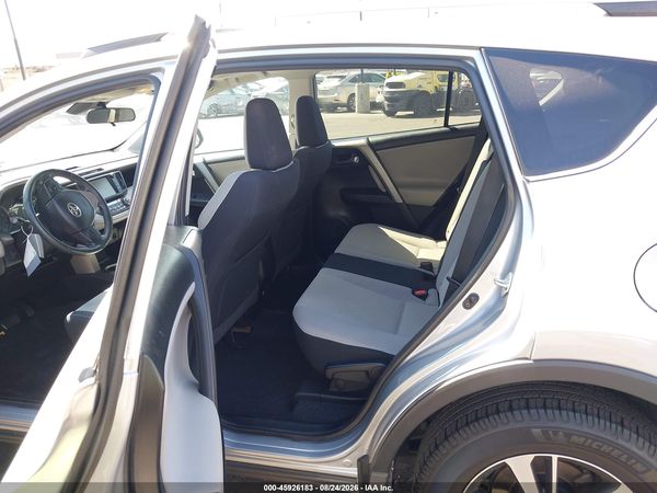 2018 TOYOTA RAV4 XLE — I8