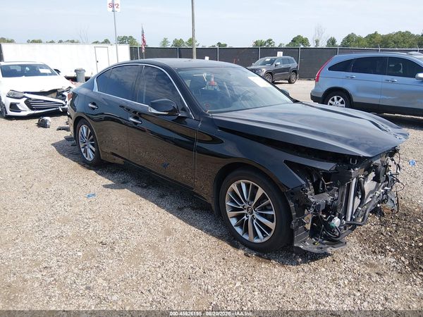 2022 INFINITI Q50 LUXE