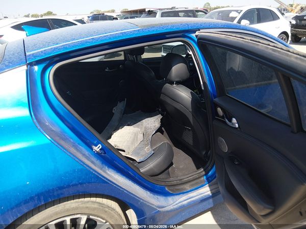 2019 KIA STINGER Base — I8