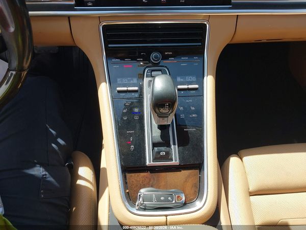2017 PORSCHE PANAMERA 4