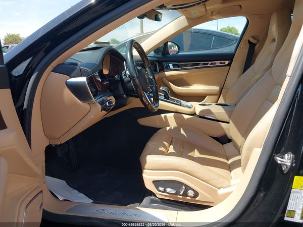 2017 PORSCHE PANAMERA 4