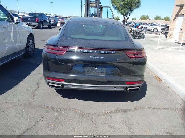 2017 PORSCHE PANAMERA 4