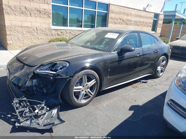 2017 PORSCHE PANAMERA 4