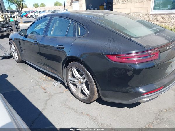 2017 PORSCHE PANAMERA 4